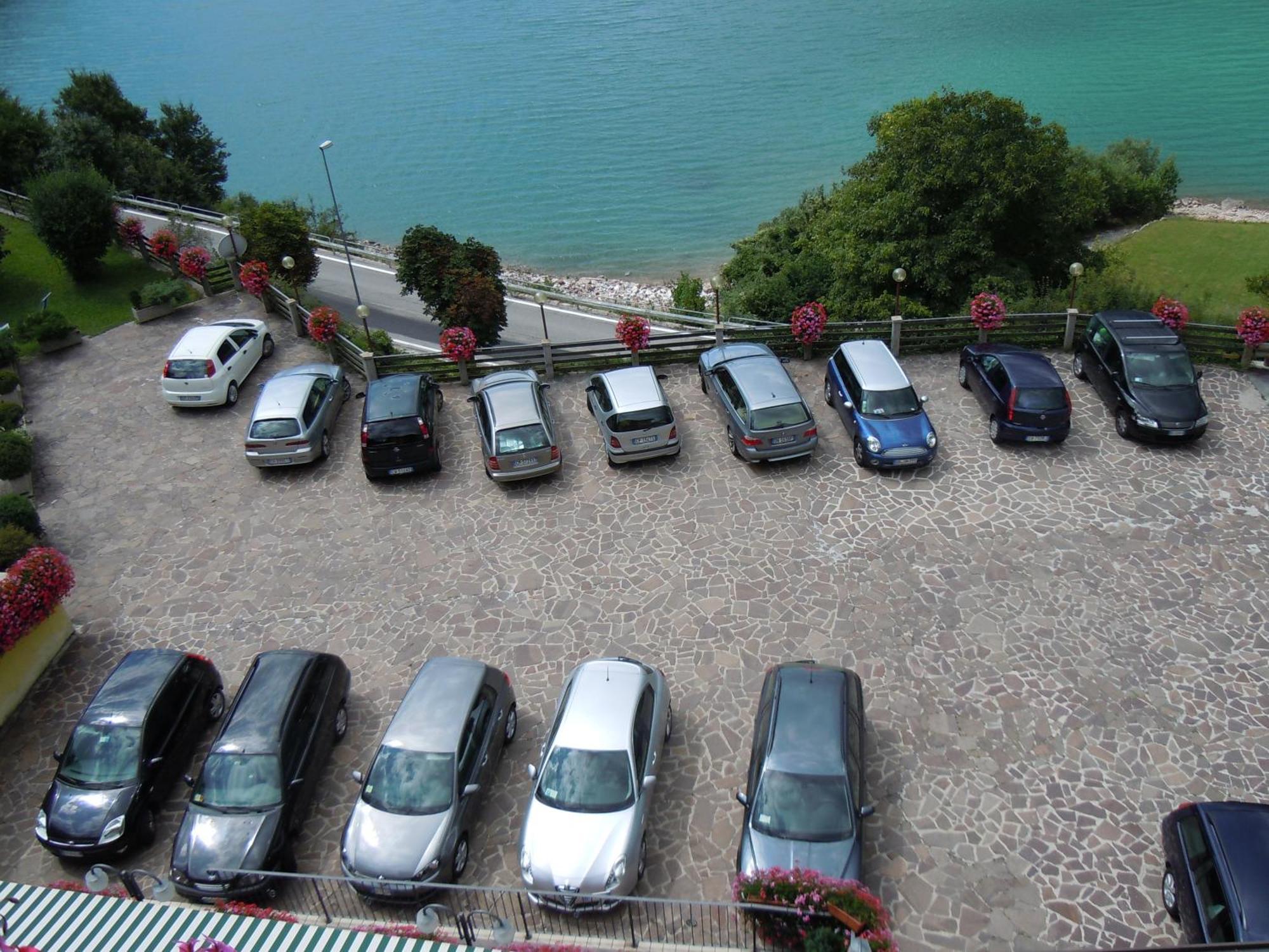 Hotel Fontanella Molveno Εξωτερικό φωτογραφία