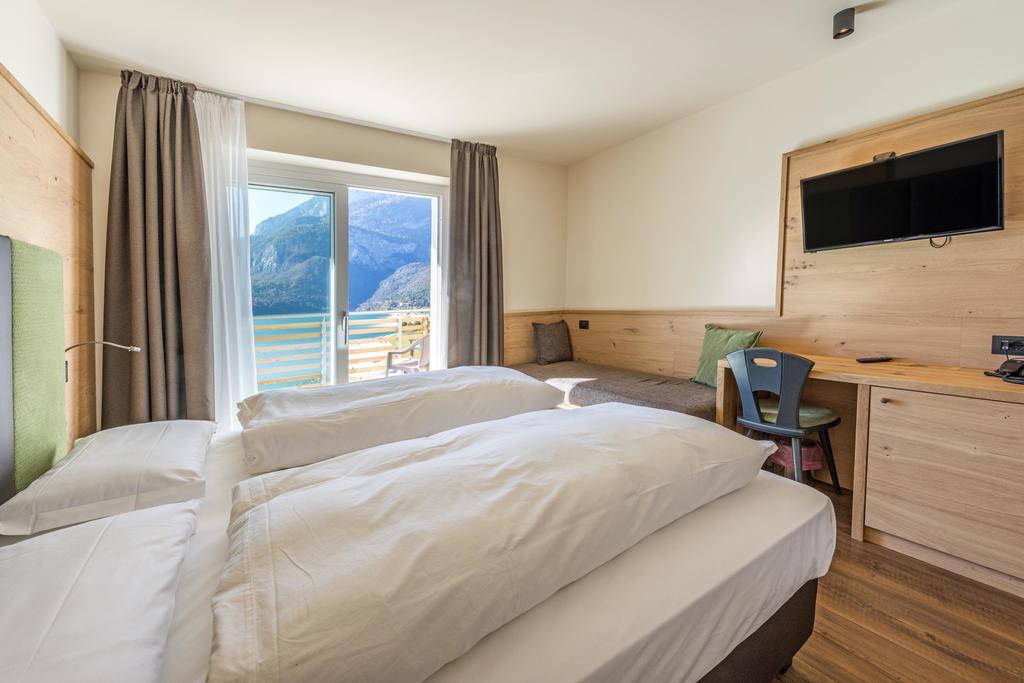 Hotel Fontanella Molveno Εξωτερικό φωτογραφία